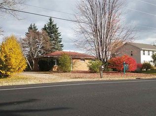 352 N Oakwood Rd, Oshkosh, WI 54904