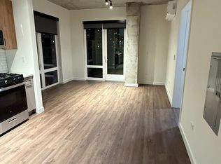 760 N Hudson Ave #720, Chicago, IL 60654