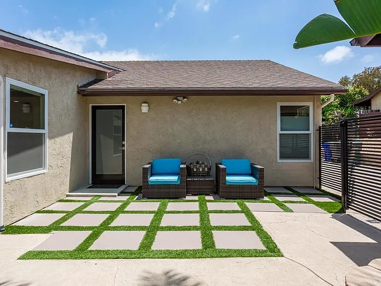 812 Crest Dr — Photo 33