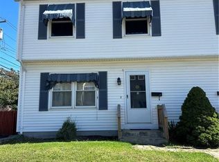 4 Hyde Ave, Pawtucket, RI 02861