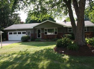 7589 Magnolia Dr, Jenison, MI 49428