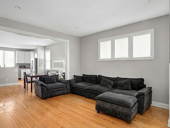 5th image of 16 W 33rd St