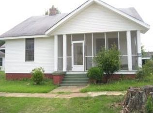 611 S 3rd St, Lanett, AL 36863