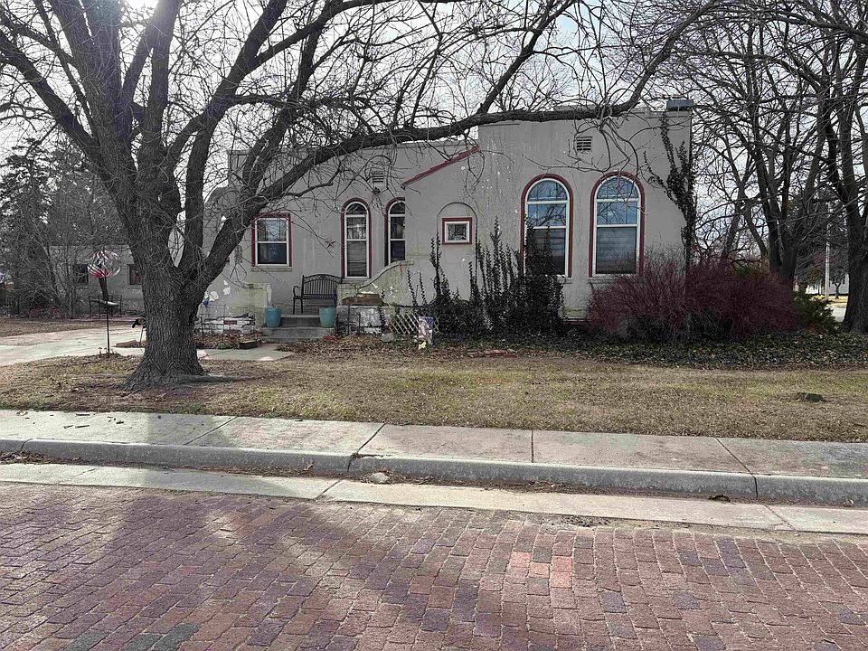 1st image of 517 W Stafford St