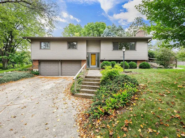 6301 Bradley Pl, Madison, WI 53711