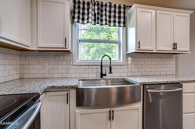 7936 Poplar Grove Ln — Photo 11