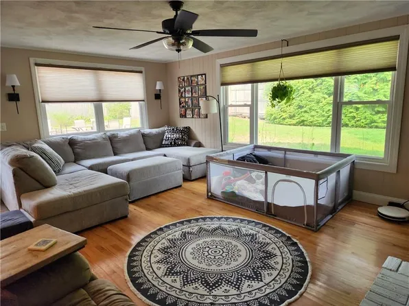 190 Capron Farm Dr, Warwick, RI 02886