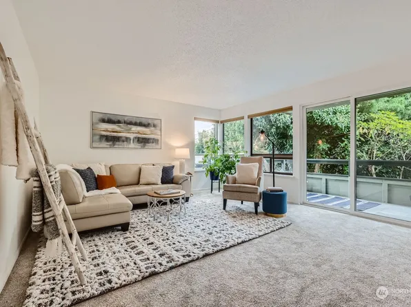 18910 8th Avenue NW #221, Shoreline, WA 98177