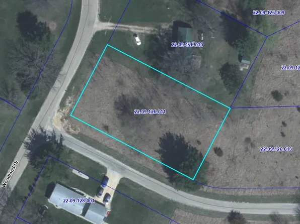 700 Woodland Dr, Dixon, IL 61021