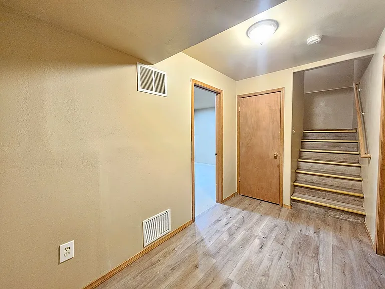 407 E 8th Ave — Photo 18