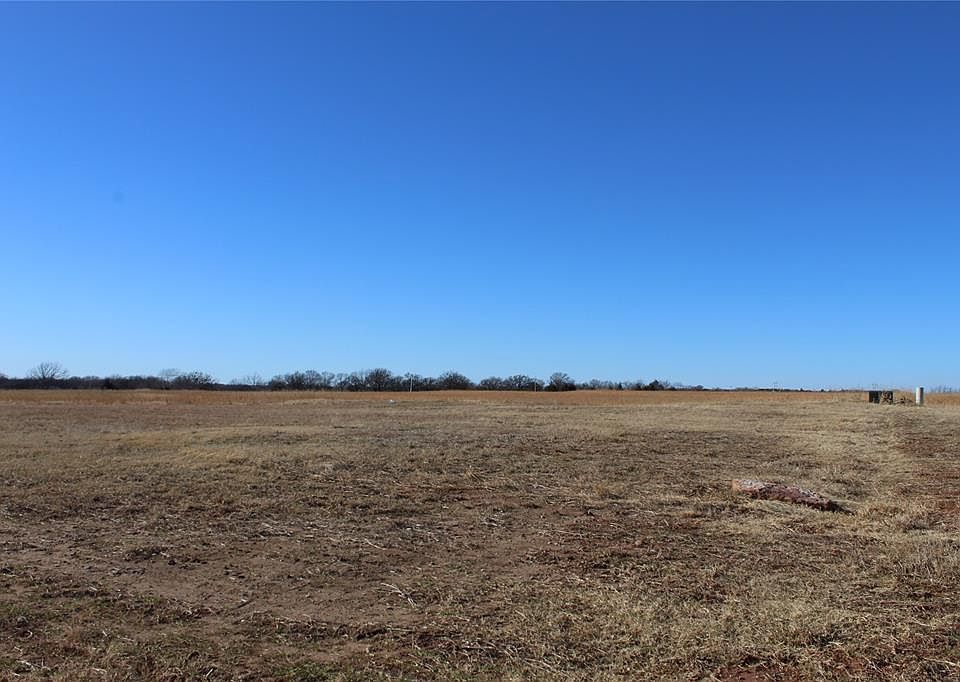 2nd image of The Mdws Lot 33
