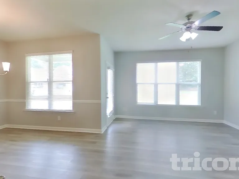 2314 Shady Dr — Photo 3