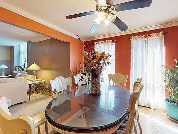 5th image of 50 Saint Andrews Ct #1000