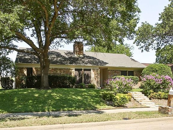 2nd image of 3225 Hidden Cove Dr