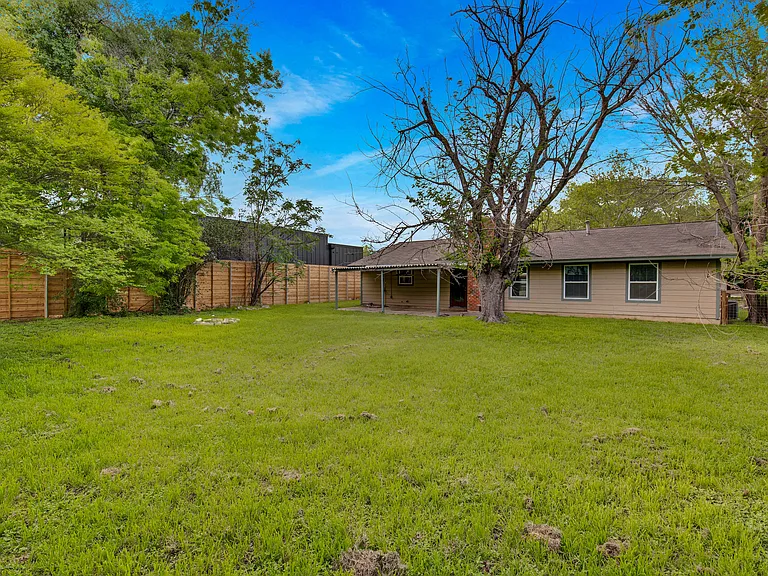 2303 Southern Oaks Dr — Photo 28