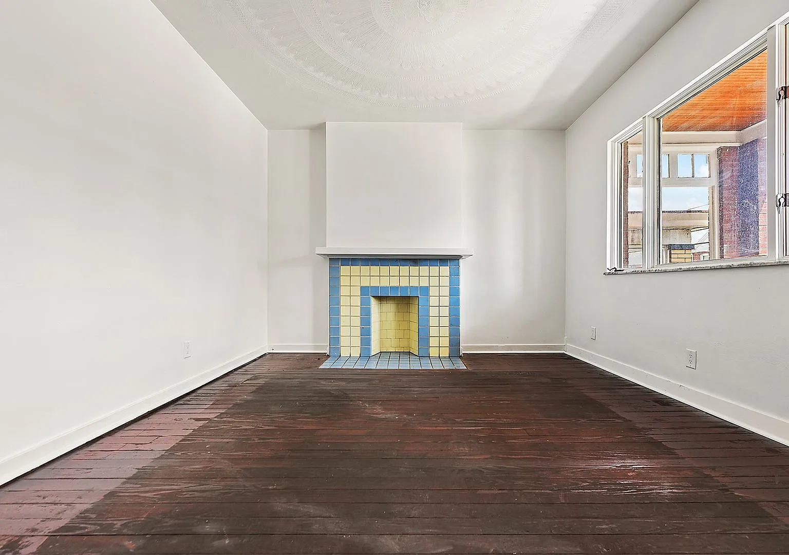 Remodeled 2 bedroom with backyard — Photo 4