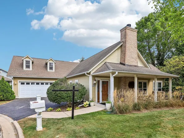 N68W5751 Bridge Commons COURT, Cedarburg, WI 53012