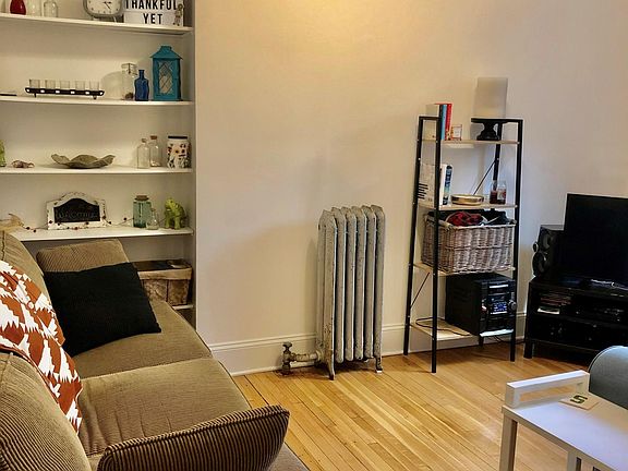 2nd image of 1909 N Lincoln Ave APT 1N
