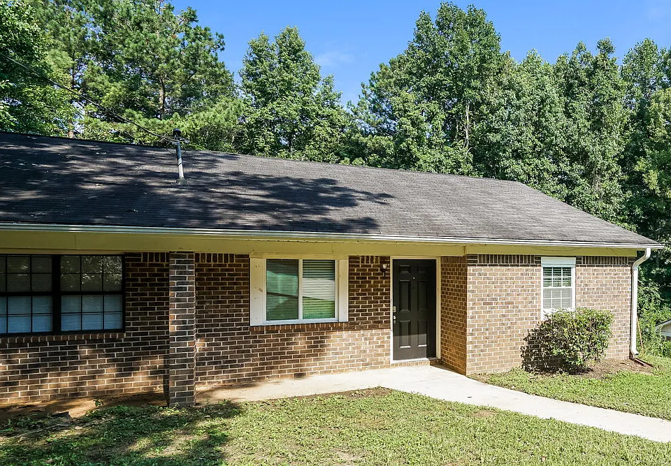 8373 Warren Dr