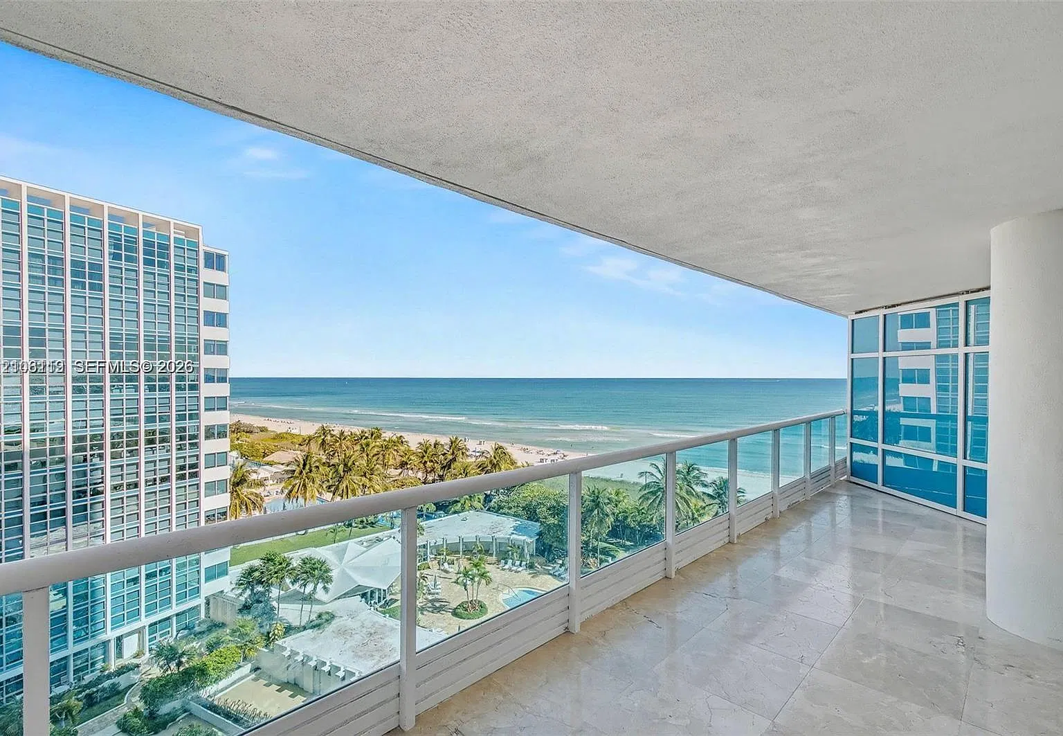 Capobella Condo — Photo 1