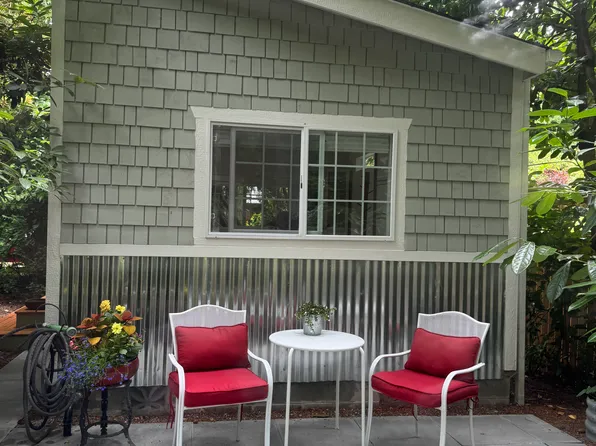 (undisclosed Address), Bainbridge Island, WA 98110