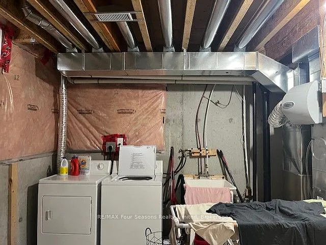 29 N Maple St — Photo 18