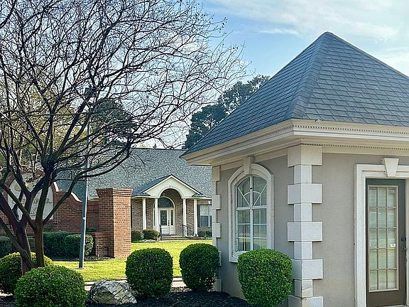 3rd image of 5001 Sweetwater Dr