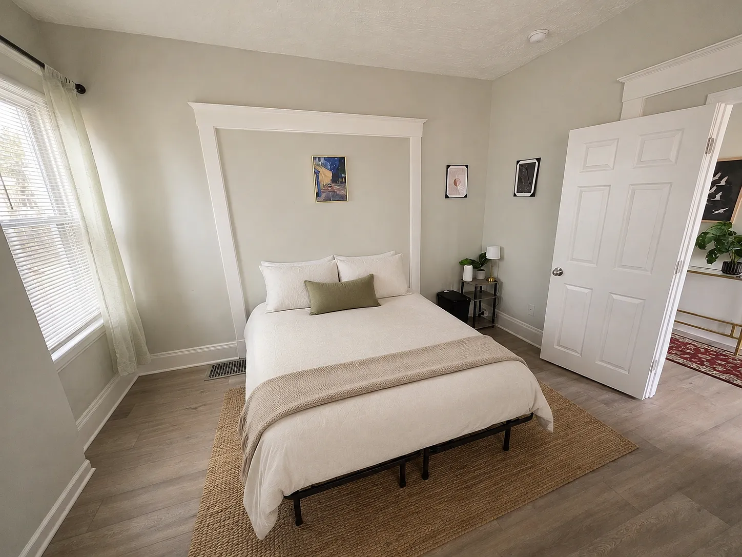 6 bed, 2000 sqft, $750 — Photo 1