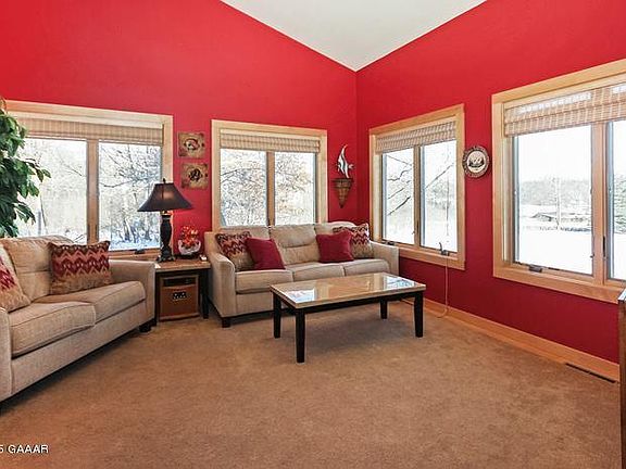 4th image of 1831 Royal Dr NE