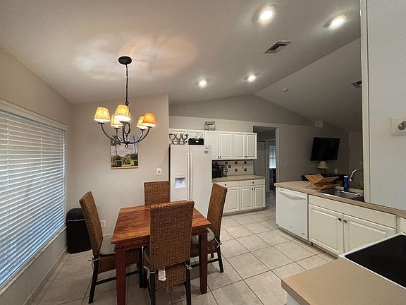 5th image of 1094 Raintree Ln