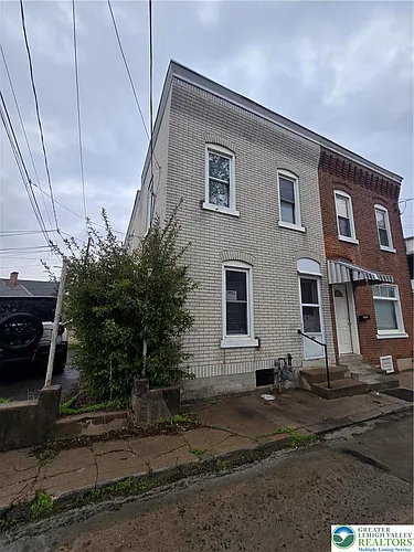 1437 Webster St Photo 1