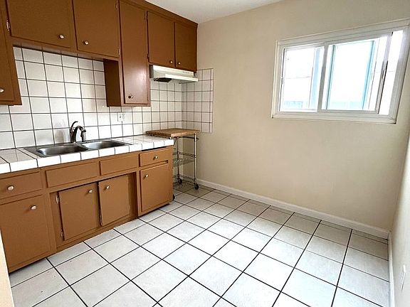 4th image of 10126-10136 S Felton Ave #44