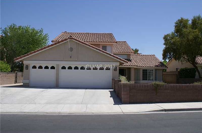 1st image of 524 Ampere Ln