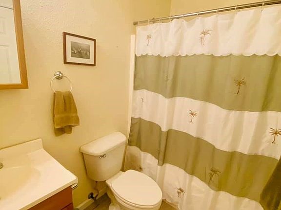 3rd image of 228 Paradise Ln