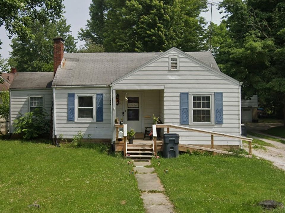 1st image of 2002 E 5th St