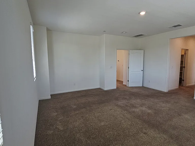 5444 Gallier Loop — Photo 32
