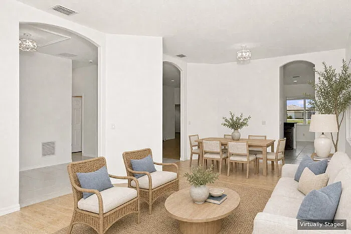 3 bed, 2.0 bath, 2053 sqft, $3,750 — Photo 3