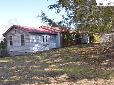697 Phipps Road, Sparta, NC, 28675