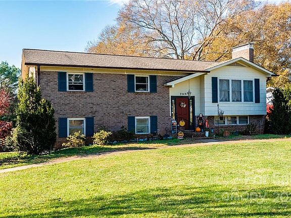 4th image of 2109 Dove St