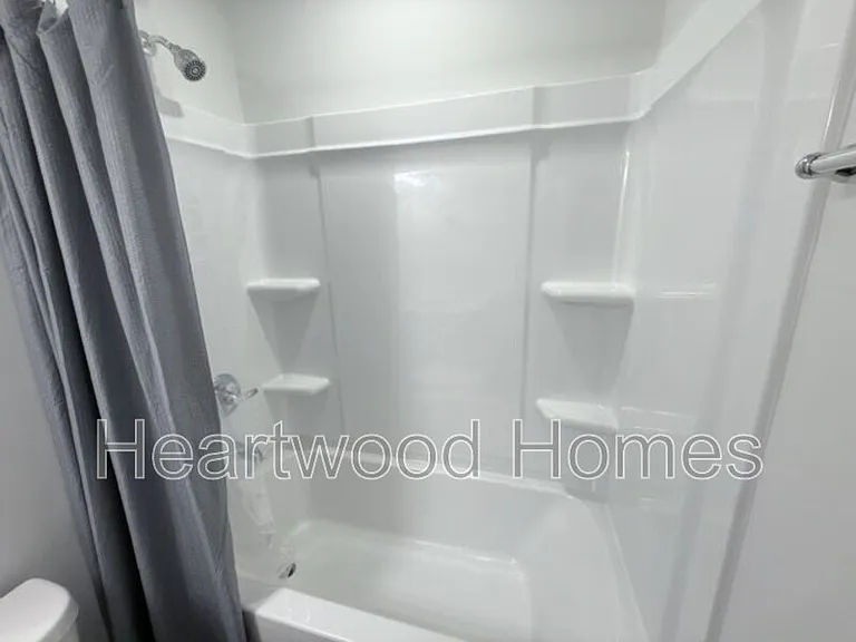 807 Coburg Ln — Photo 38