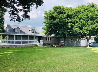 1591 Covered Bridge Rd, Glenarm, IL 62536