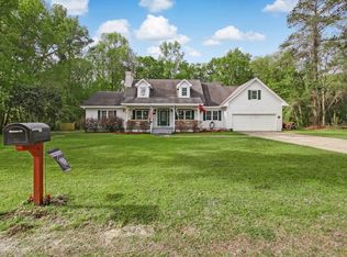 255 Douglas Dr, Waverly, GA 31565