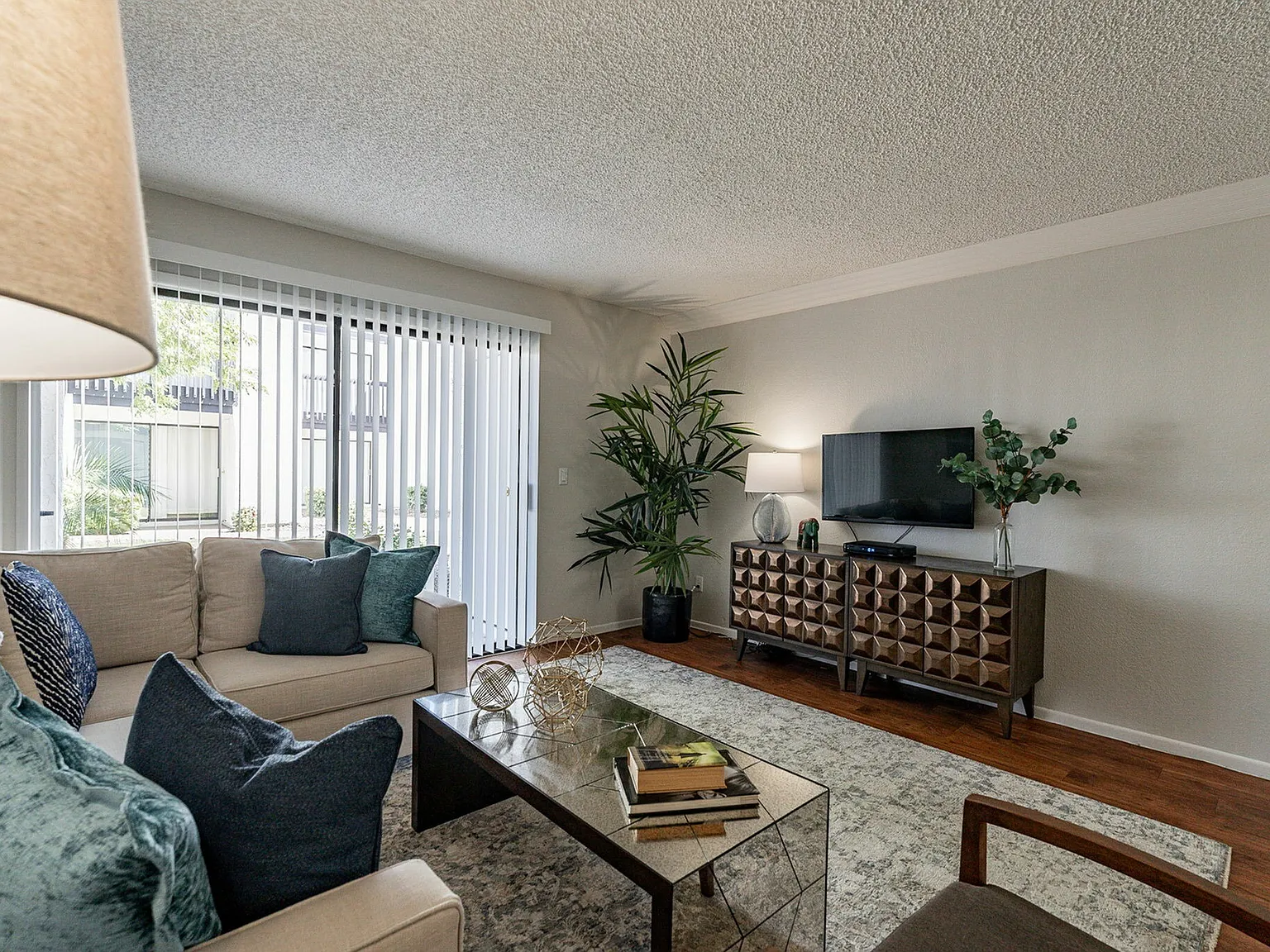 Club Valencia Luxury Apartments — Photo 2