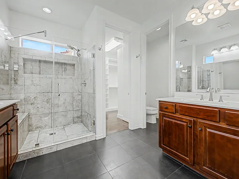 2435 Cordoba Bluff Ct — Photo 15