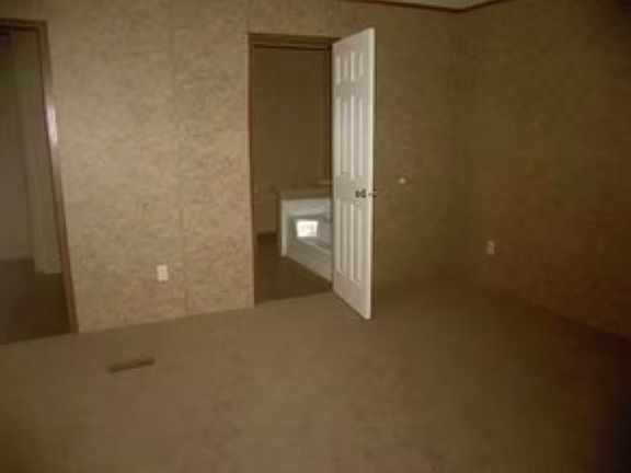 5th image of 3127 Greenfield Rd