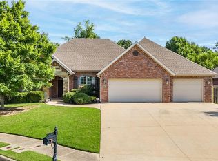 216 Windsor Ave, Lowell, AR 72745