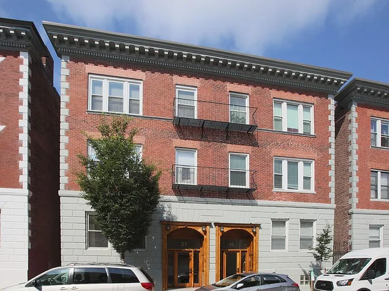 21 Aberdeen St #5 — Photo 1