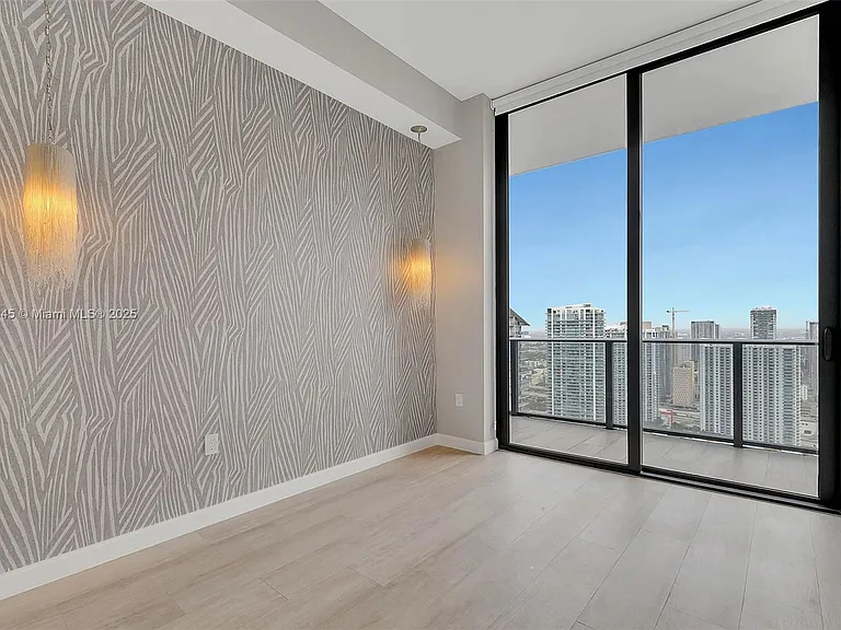 45 SW 9th St #4509 — Photo 17