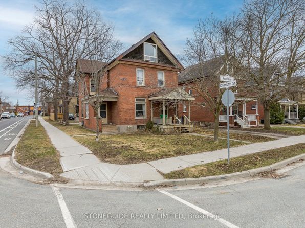 322 Pearl Ave #320, Peterborough, ON K9J 5G5