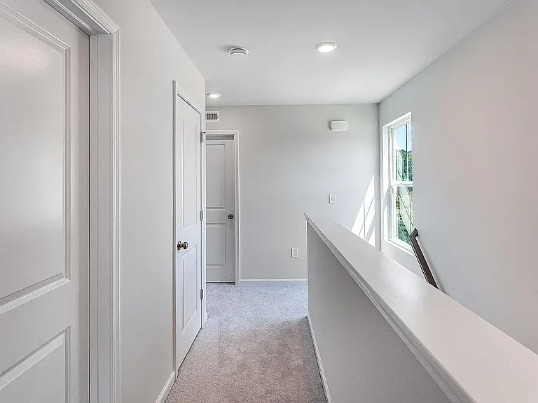277 Paramount Dr — Photo 22